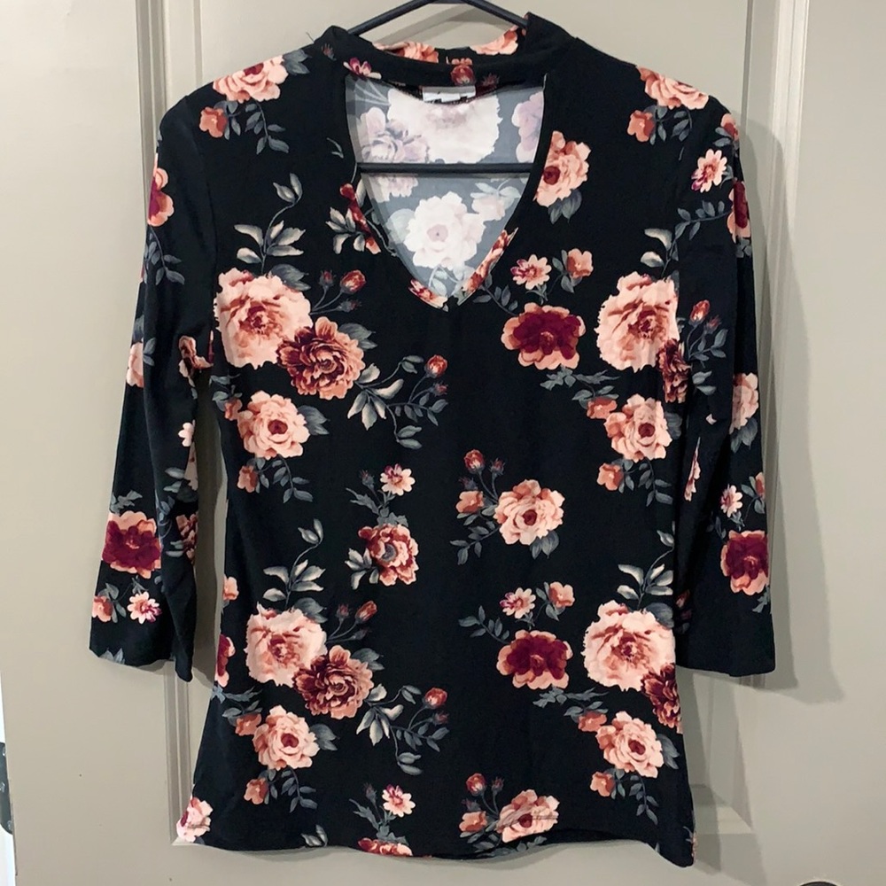 Floral scoop neck top